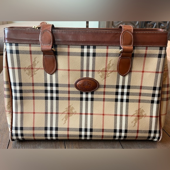 Burberrys shoulder bag. Vintage - Picture 10 of 16